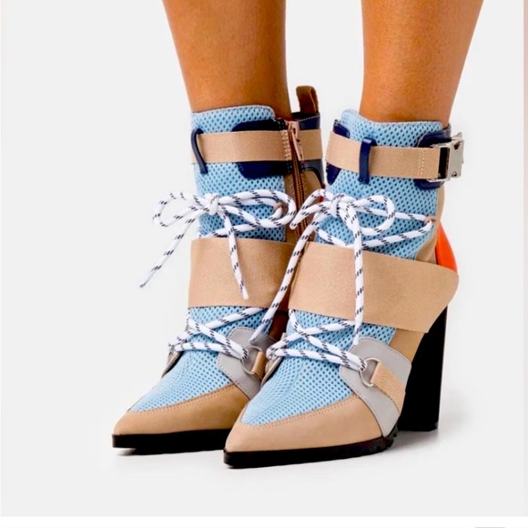 Steve Madden Boots NWB 9.5 - Picture 1 of 1